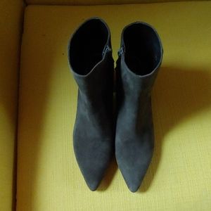 Stewart Weitzman size 9N